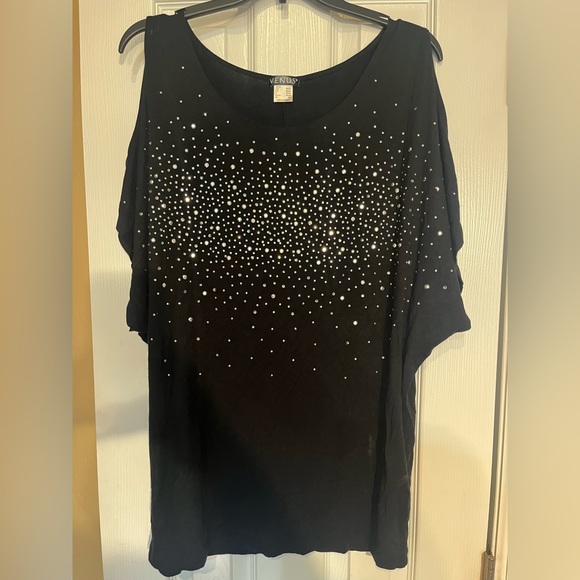 Venus size xl black cold shoulder top - Picture 3 of 3